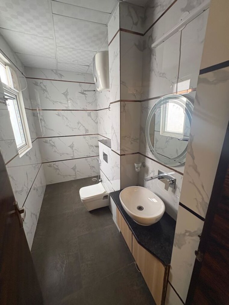 Bathroom, huda-staff-colony 3 Bedroom 2210 Sq.Ft. Builder Floor In Sector 46 Gurgaon 9913184