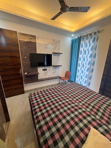 Bedroom in 3 BHK Builder Floor at Huda Staff Colony, Sector 46 – for Rent