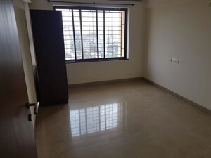 Room in 2 BHK Apartment at SSD Sai Pearl, Pimple Saudagar – for Rent