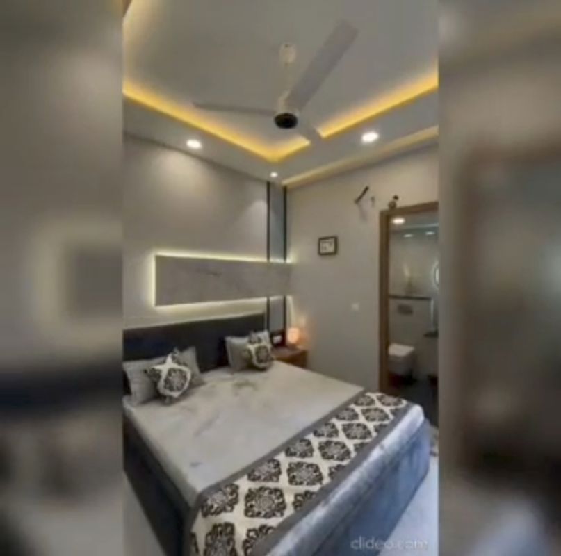 3 BHK + Servant Room Apartment For Sale in VIP Road