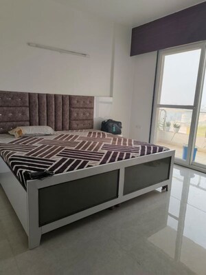 Bedroom in 3 BHK Builder Floor at Uday Arden 45, Sector 45 – for Rent