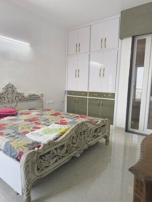 Bedroom in 3 BHK Builder Floor at Uday Arden 45, Sector 45 – for Rent