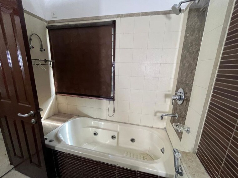 Bathroom, uday-arden-45 3 Bedroom 1600 Sq.Ft. Builder Floor In Sector 45 Gurgaon 9913215