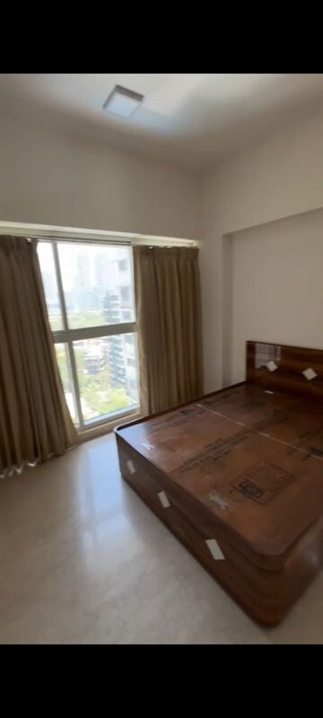 Room in 2 BHK Apartment at Lodha Primo, Parel – for Rent