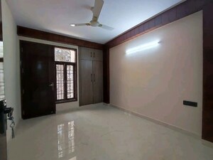 Room in 3 BHK Apartment at Palm Residency Chhatarpur, Chattarpur – for Rent