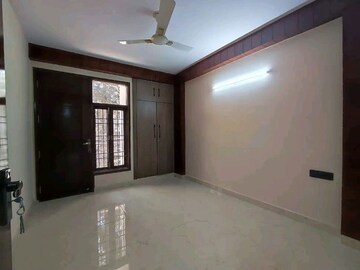Room in 3 BHK Apartment at Palm Residency Chhatarpur, Chattarpur – for Rent