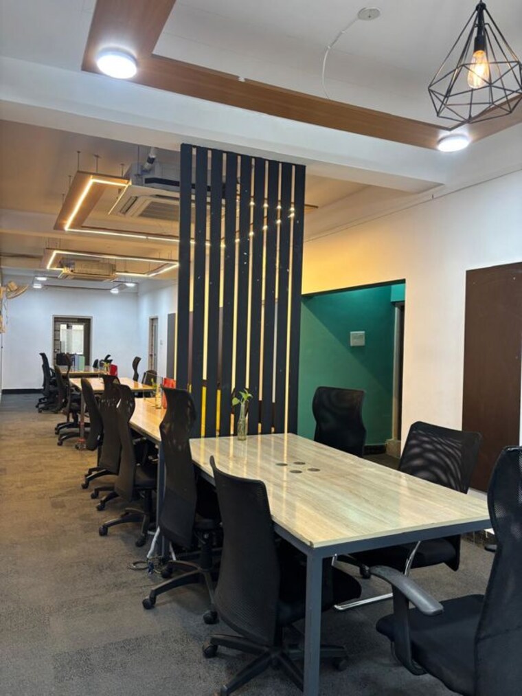 Team Area, mahatma gandhi road Commercial Office Space 2000 Sq.Ft. In Mahatma Gandhi Road Bangalore 9905789
