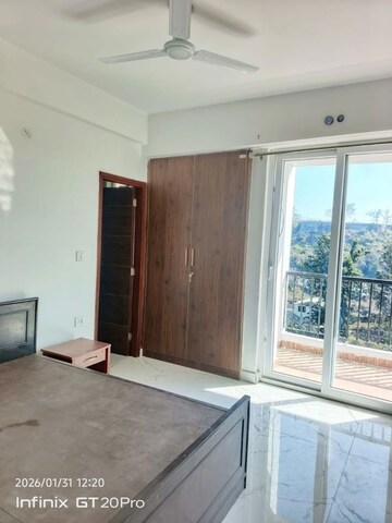 Room in 3 BHK Builder Floor at Canal Road – for Rent