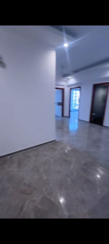 Room in 3 BHK Apartment at Indrapuram – for Sale