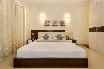 Bedroom in 3.5 BHK Apartment at The Legend One, Sector 57 – for Rent