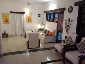 Living Room in 6+ BHK Villa at Arera Colony – for Rent