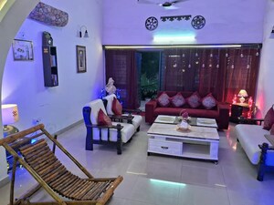 Living Room in 6+ BHK Villa at Arera Colony – for Rent