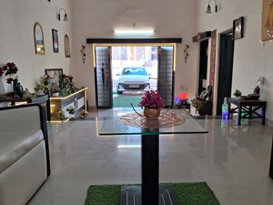 Living Room in 6+ BHK Villa at Arera Colony – for Rent