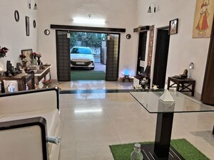 6+ BHK Villa – Exterior View View at Arera Colony - for Rent