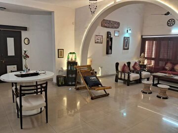 Furnished Amenities in 6+ BHK Villa at Arera Colony – for Rent