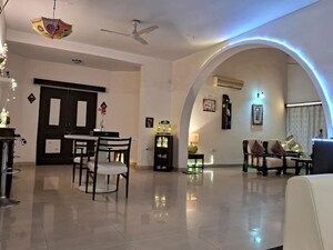 Living Room in 6+ BHK Villa at Arera Colony – for Rent