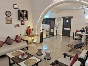Living Room in 6+ BHK Villa at Arera Colony – for Rent