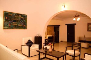 Living Room in 6+ BHK Villa at Arera Colony – for Rent