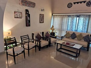 Living Room in 6+ BHK Villa at Arera Colony – for Rent