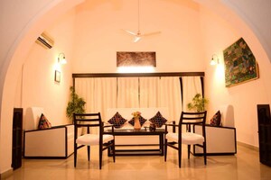 Living Room in 6+ BHK Villa at Arera Colony – for Rent