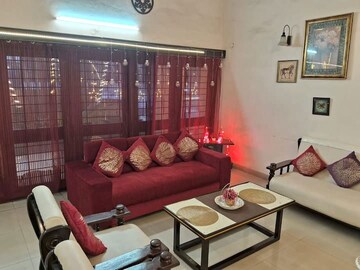 Living Room in 6+ BHK Villa at Arera Colony – for Rent