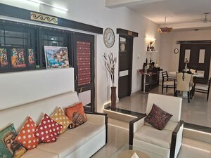 Living Room in 6+ BHK Villa at Arera Colony – for Rent