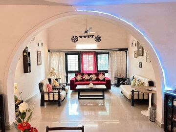 Living Room in 6+ BHK Villa at Arera Colony – for Rent