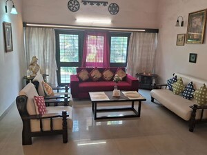 Living Room in 6+ BHK Villa at Arera Colony – for Rent