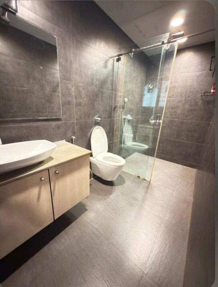 Bathroom, palm-crest-chs 3 Bedroom 1400 Sq.Ft. Apartment In Bandra West Mumbai 9913315