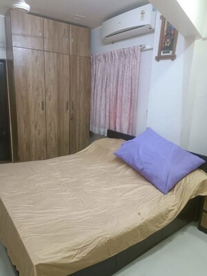 Bedroom in 2 BHK Apartment at Mahim West – for Sale