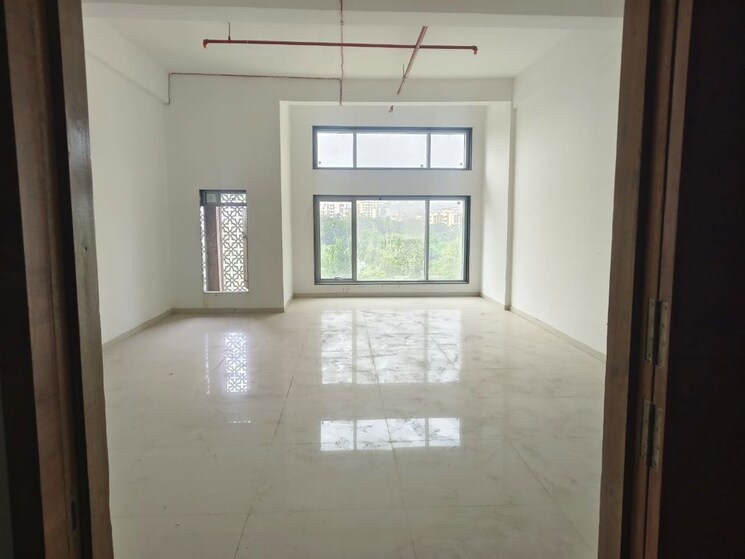 Room, wagle-trade-square Commercial Office Space 420 Sq.Ft. In Wagle Industrial Estate Thane 9913322