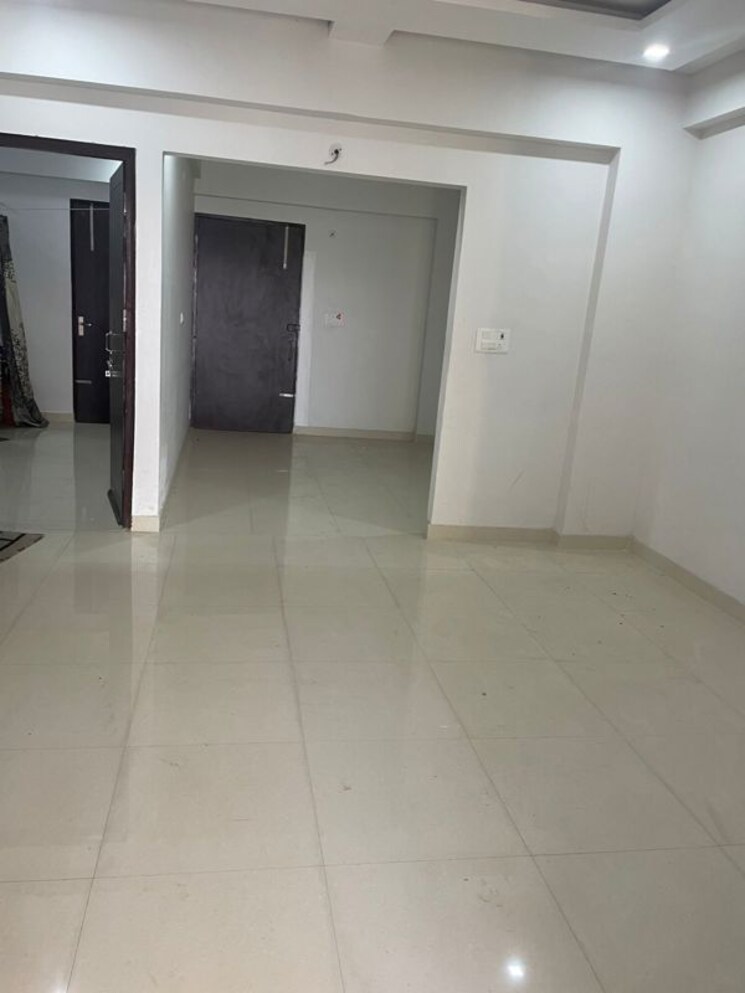 Room, indira nagar 3 Bedroom 1200 Sq.Ft. Apartment In Indira Nagar Lucknow 9913324