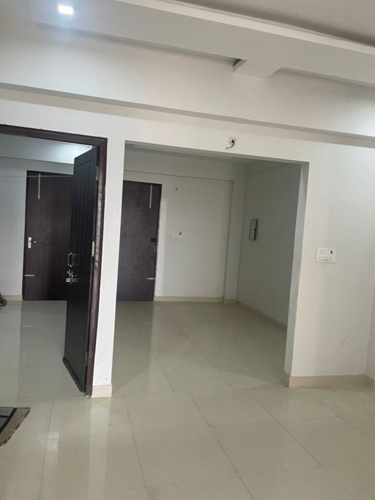 Room, indira nagar 3 Bedroom 1200 Sq.Ft. Apartment In Indira Nagar Lucknow 9913324