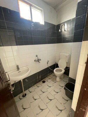 Master Bedroom in 3 BHK Apartment at Indira Nagar – for Rent