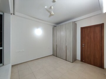 Room in  Apartment at Bhartiya City, Thanisandra Main Road – for Rent