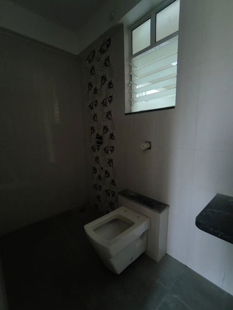 Bathroom, ng-vrundavan 2 Bedroom 970 Sq.Ft. Apartment In Vishrantwadi Pune 9913471