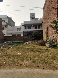Plot For Sale in Sector-27