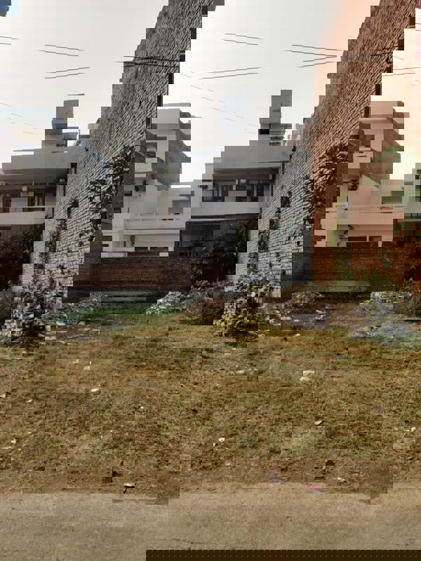 Plot For Sale in Sector-27