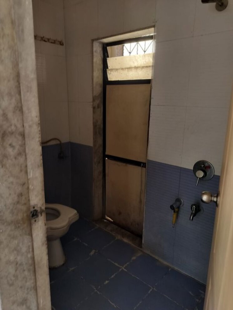 Bathroom, yashraaj-park 2 Bedroom 600 Sq.Ft. Apartment In Ghodbunder Road Thane 9913890