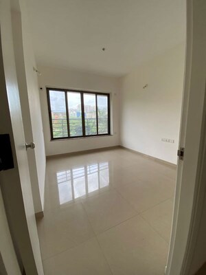 Room in 2.5 BHK Apartment at DLH Udaka Heights Goregaon West, Goregaon West – for Sale