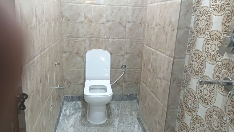 Bathroom, kakrola 3 Bedroom 1160 Sq.Ft. Builder Floor In Kakrola Delhi 9913935