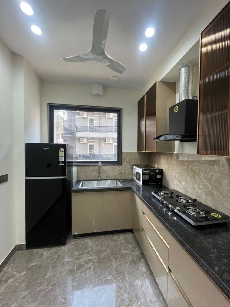 Kitchen, sushant lok ii 2.5 Bedroom 215 Sq.Yd. Builder Floor In Sushant Lok ii Gurgaon 9914088