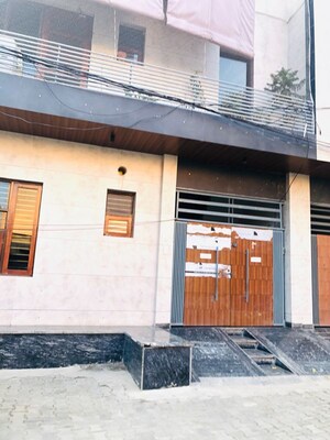 6 BHK Independent House For Sale in Shanti Nagar