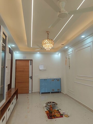 Living Room in 3 BHK Builder Floor at Ardee City, Sector 52 – for Rent