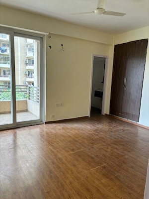 Room in 3 BHK Builder Floor at Ardee City, Sector 52 – for Rent