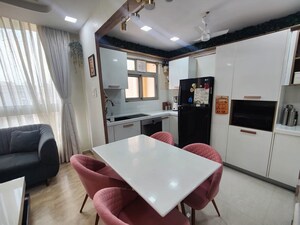 Master Bedroom in 2 BHK Apartment at Hiranandani Eagleridge Wing A, Thane West – for Rent