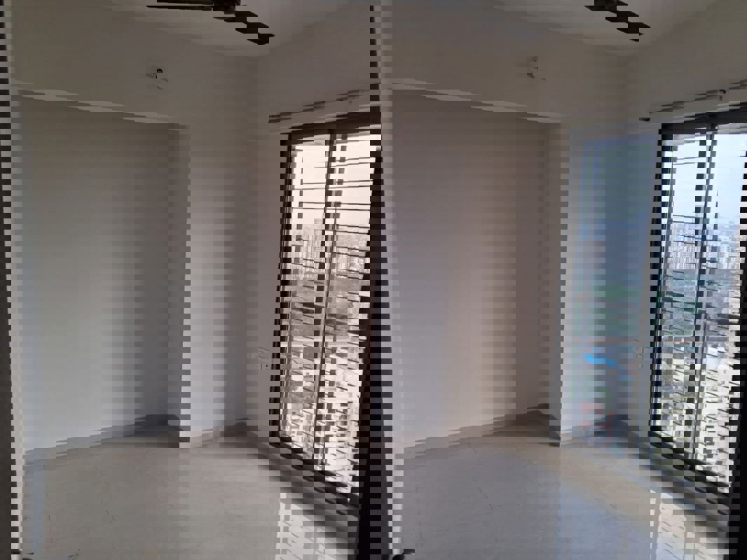 1.5 BHK Apartment For Sale in Dosti West County