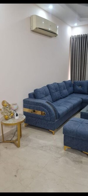 Bedroom in 3 BHK Apartment at DLF The Skycourt, Sector 86 – for Rent