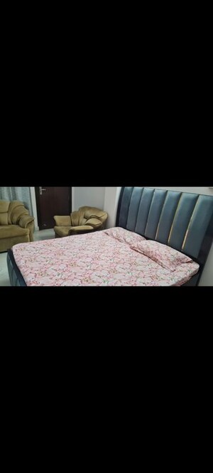 Bedroom in 3 BHK Apartment at DLF The Skycourt, Sector 86 – for Rent