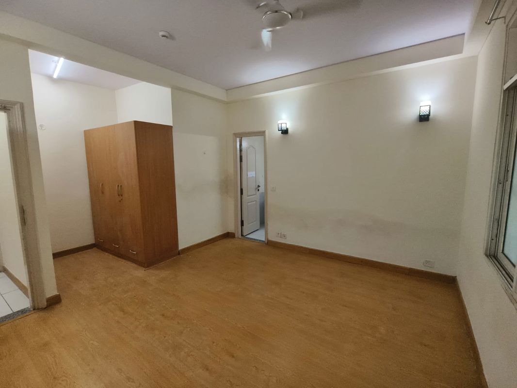 3 BHK 1922 Sq.Ft. Apartment in Jaypee Moon Court